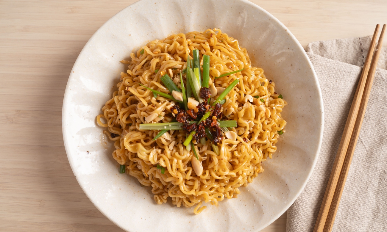 Chili Oil Peanut Instant Noodles